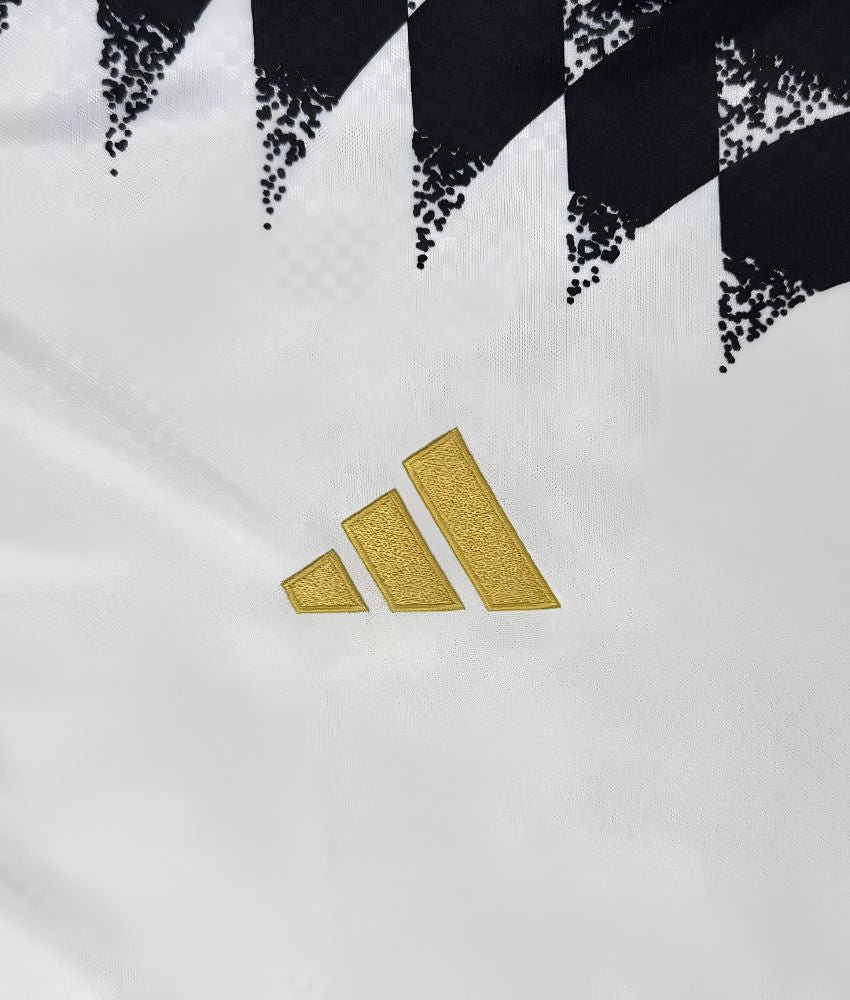 JUVENTUS 2026/27 'CLASSICS' SPECIAL EDITION SHIRT