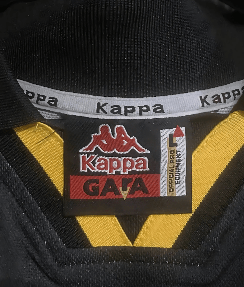 Juventus 95/97 Away Retro Shirt – Black & Yellow Revival